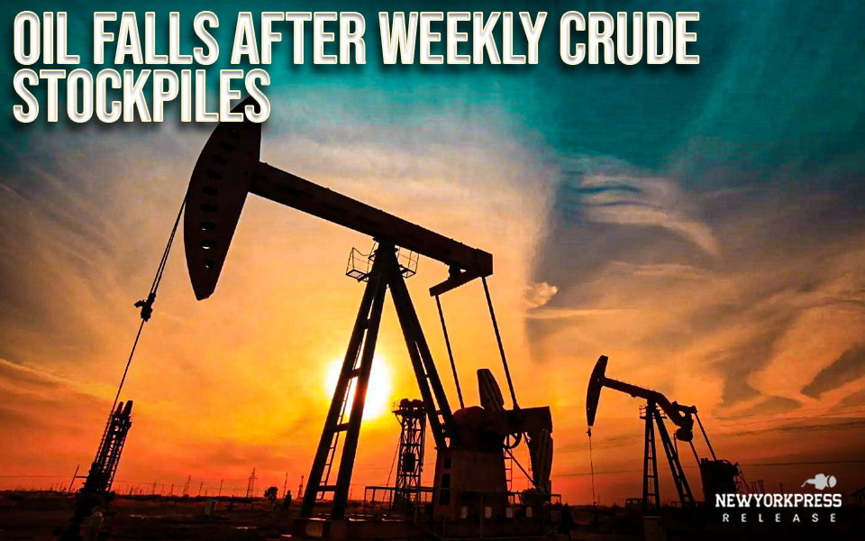 Oil falls after weekly crude stockpiles in the United States exceed expectations