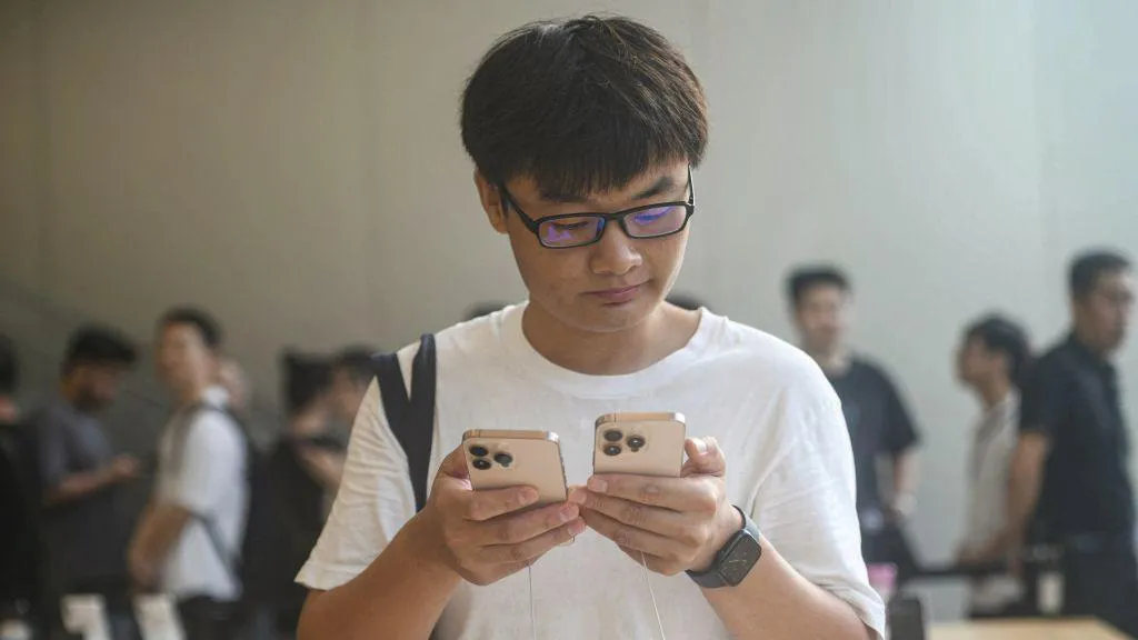 Apple to Update AI Feature After BBC Complaint Over Errors