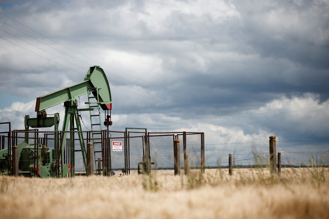Oil Prices Plunge Amid Escalating US-China Trade Tensions