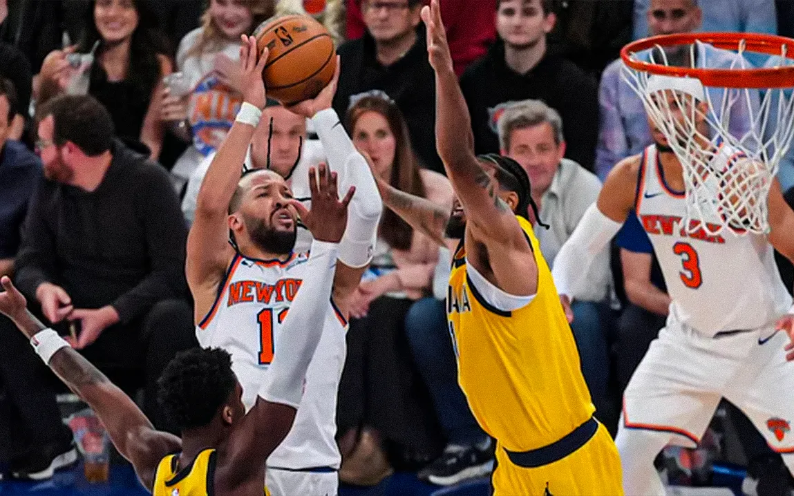 NBA-New-York-Knicks-Keep-Playoff-Hopes-Alive-With-Indiana-Pacers-Rout